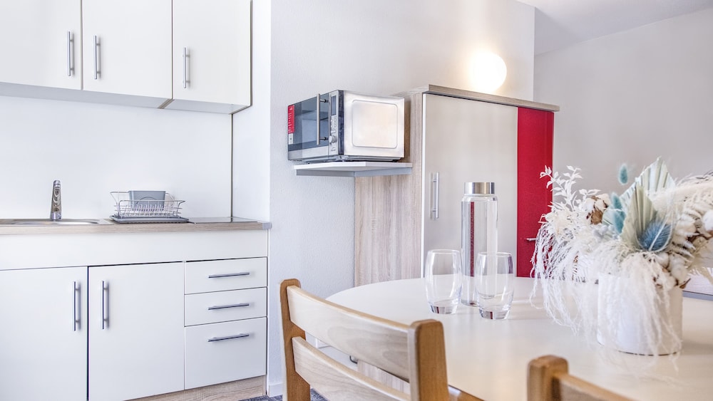 Deluxe Room, Multiple Beds, Mountain View (Apartment)
