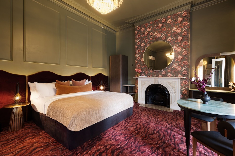 Medusa Suite with Balcony - Photo 9