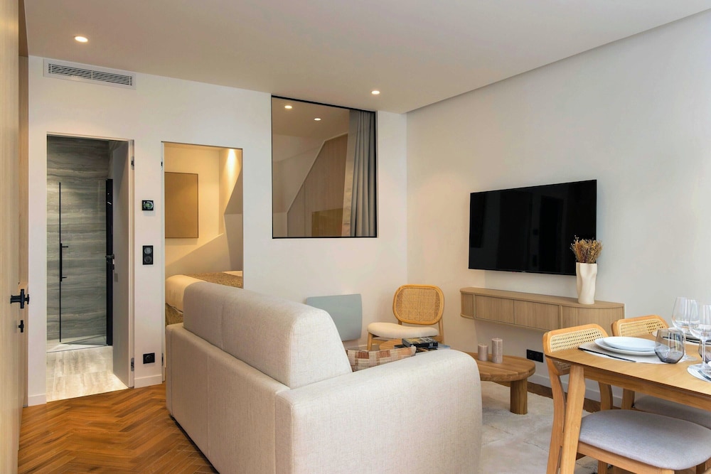 Apartment photo 2