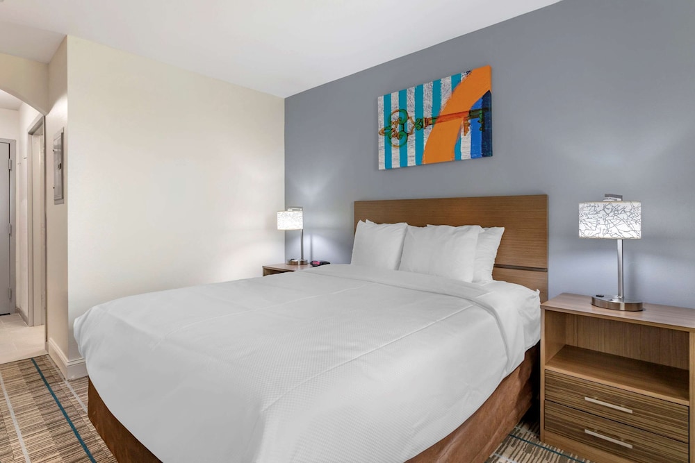 Room, 1 Queen Bed, Non Smoking (Efficiency) - Photo 3