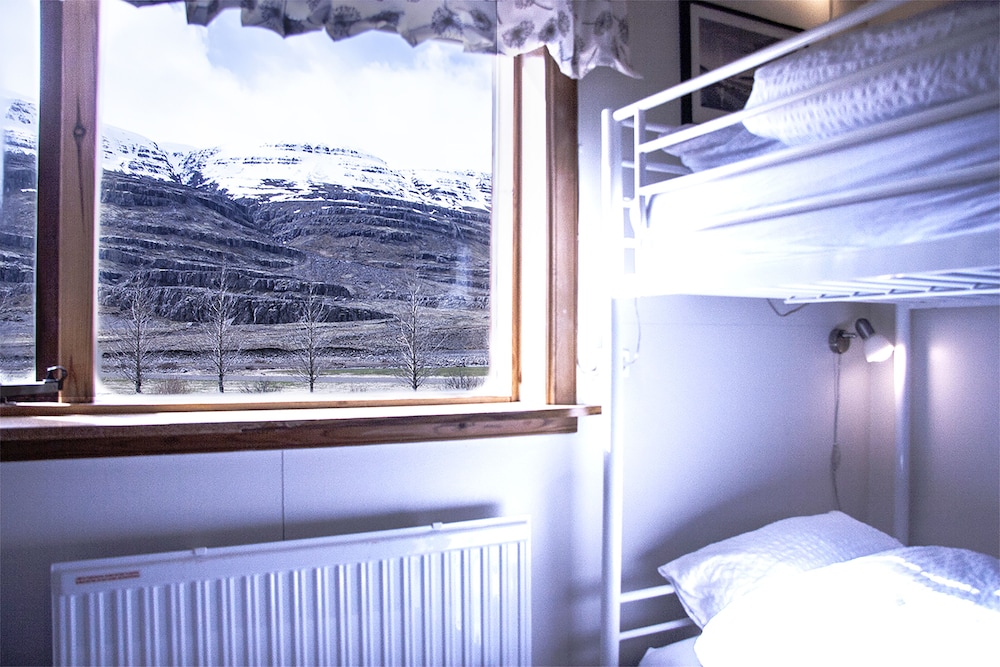 Economy Quadruple Room photo 3