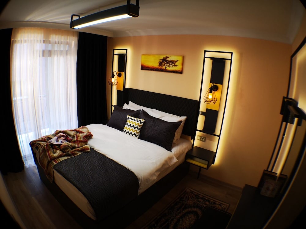 Economy Suite, 1 Bedroom, Smoking, No Windows
