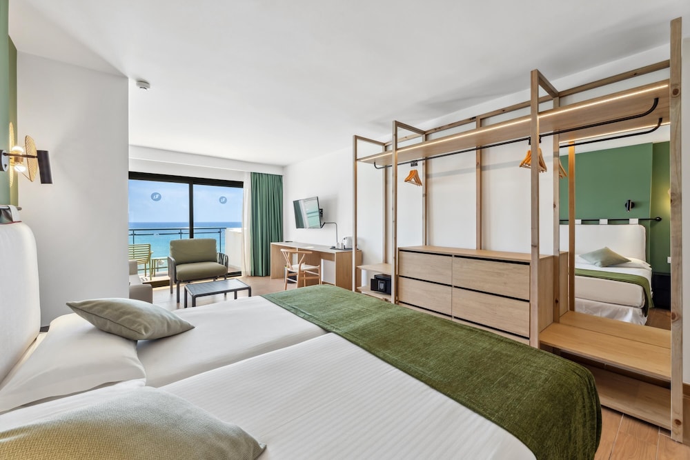 Family Room, Connecting Rooms, Sea View (Terrace, 4 Adults + 2 Children) thumbnail 5