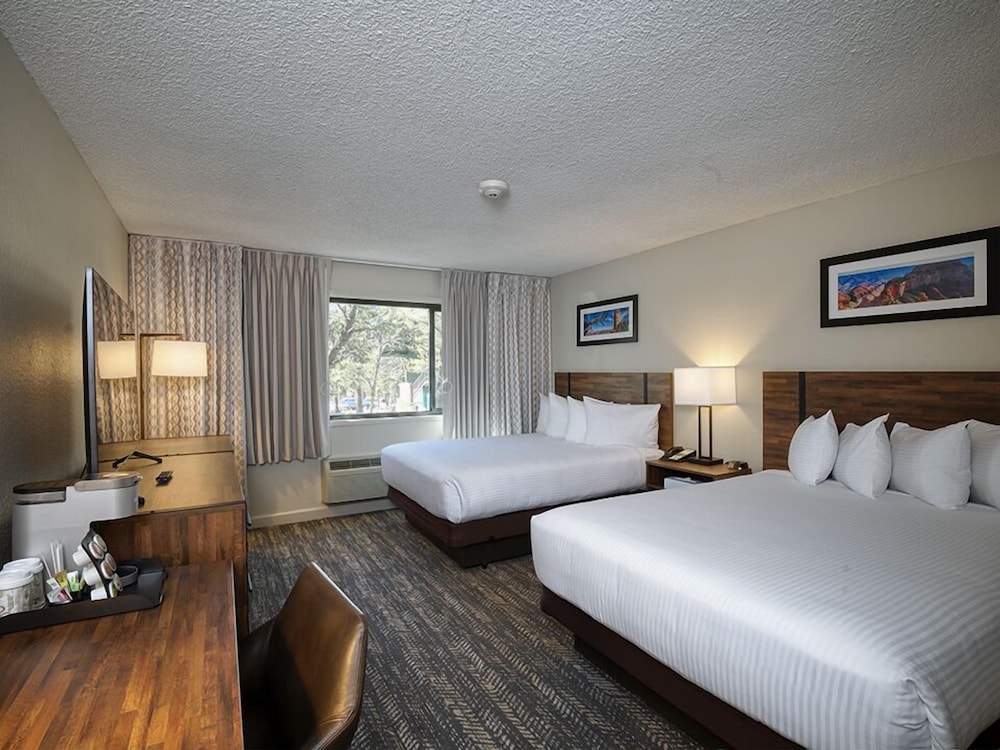 Room, 2 Queen Beds (East Mobility Hearing Accessible)