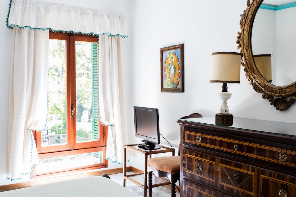 Superior Double or Twin Room - Photo 3