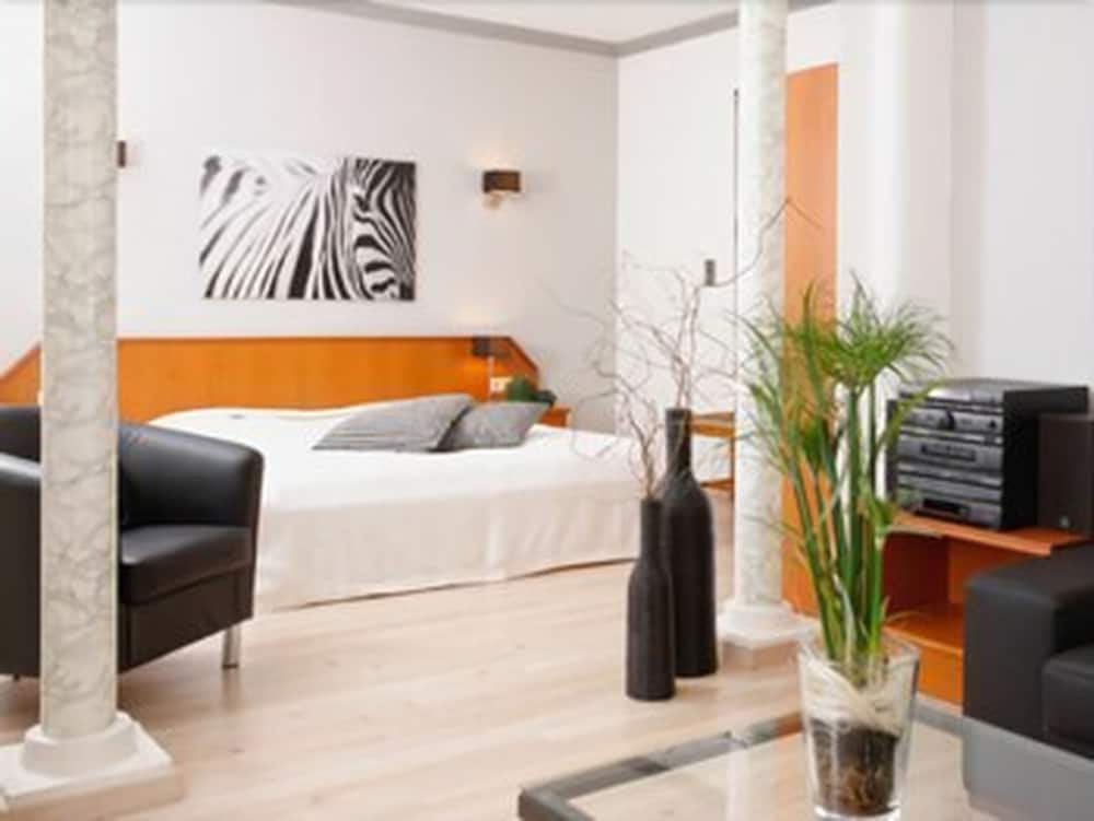 Apartment - Photo 8