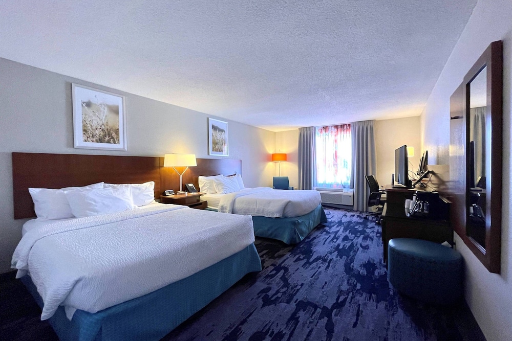 Standard Room, 2 Queen Beds (Mobility/Hearing Access, Transf Shwr) - Photo 1