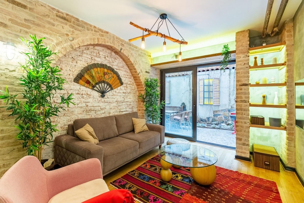 Apartment photo 1