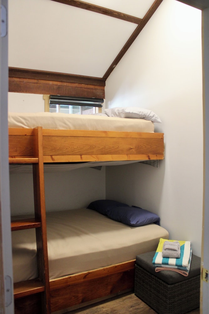 Economy Suite photo 1