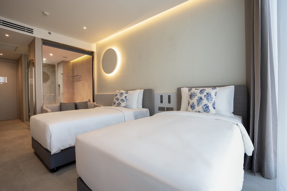 Aqua Deluxe Sea View Twin - Photo 9