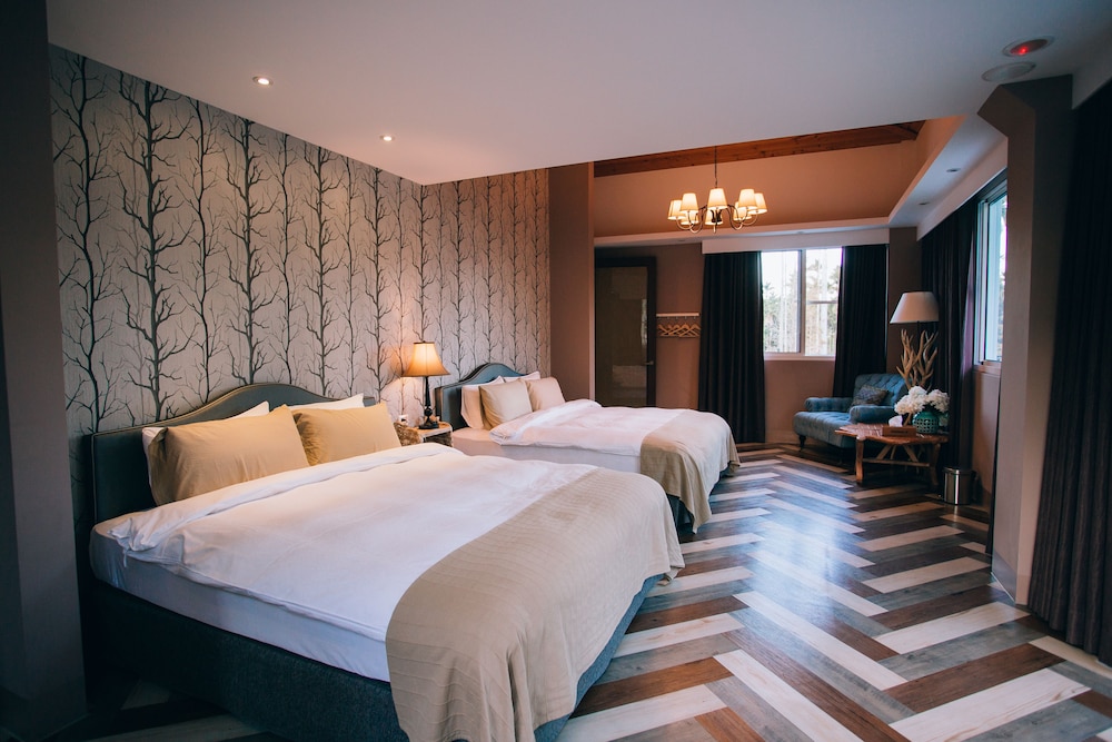 Family Suite, Multiple Beds, Balcony photo 3