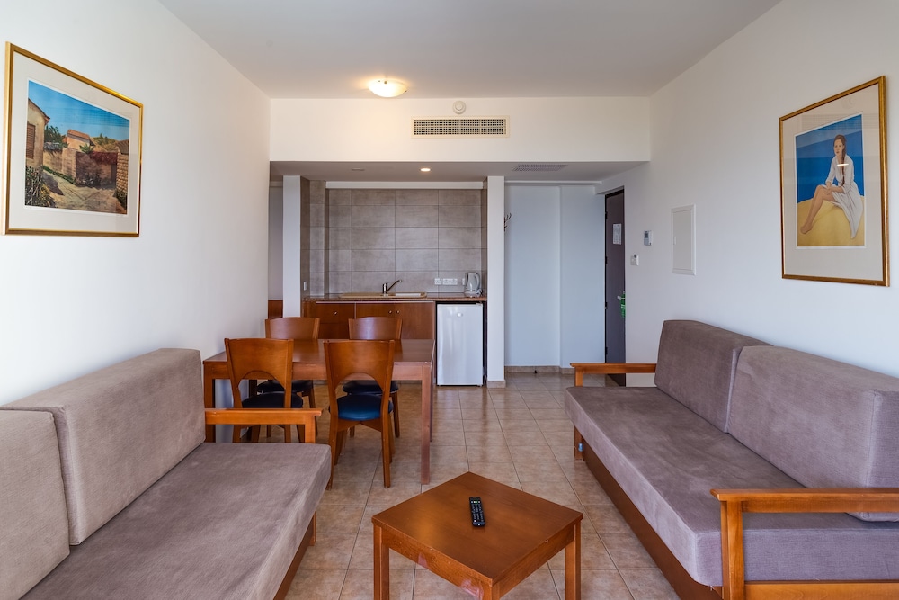 Standard Apartment, 1 Bedroom, City View photo 3