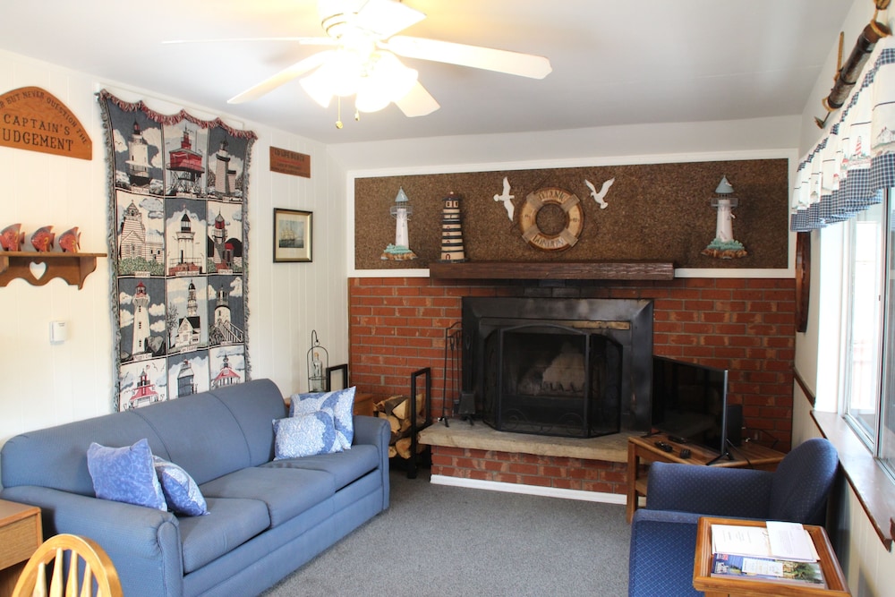 Sea Galley #12 (River Cabin w/ Private Hot Tub, Fireplace, Sleeps 4 adults and 2 children)