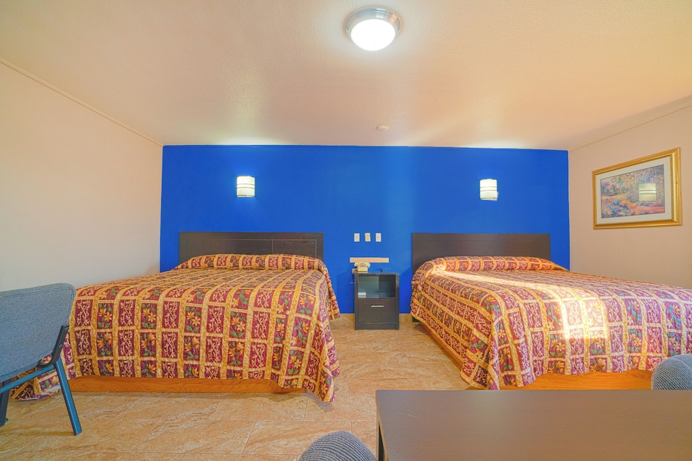Room, Multiple Beds - Photo 1