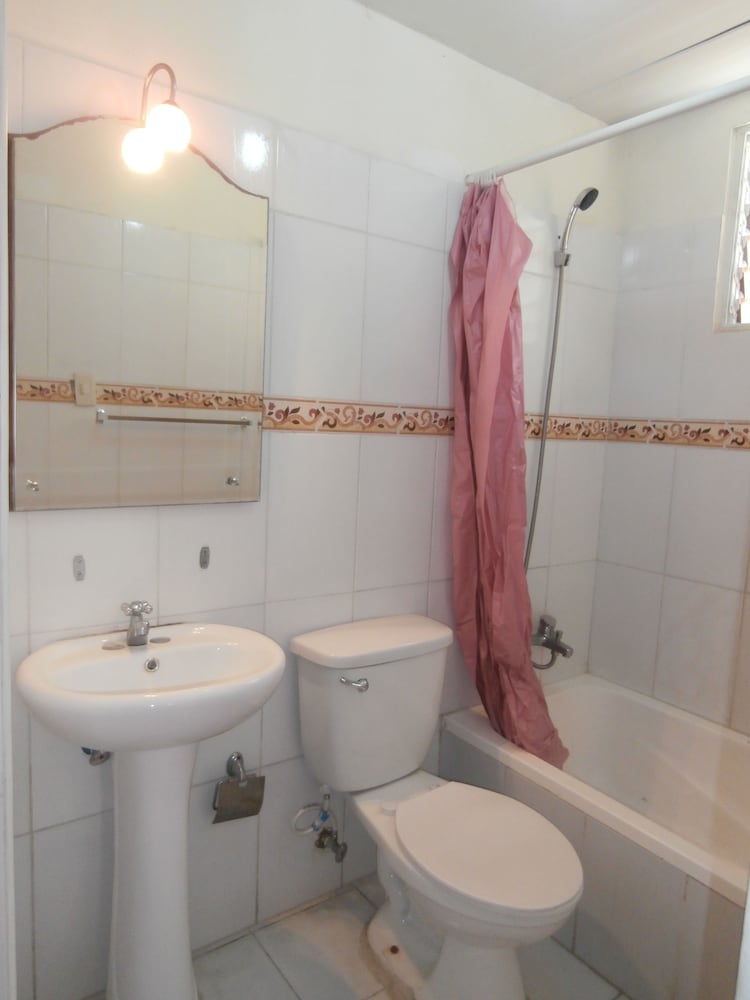 Apartment, 3 Bedrooms, 2 Bathrooms photo 2
