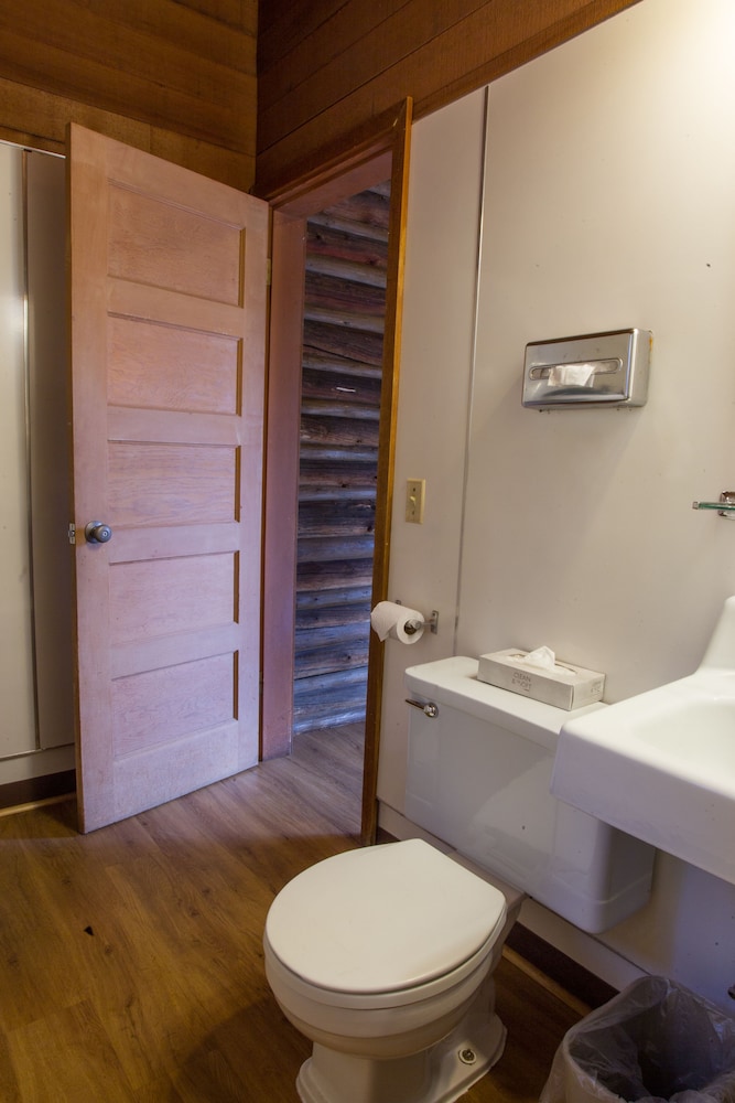 One bedroom cabin photo 3