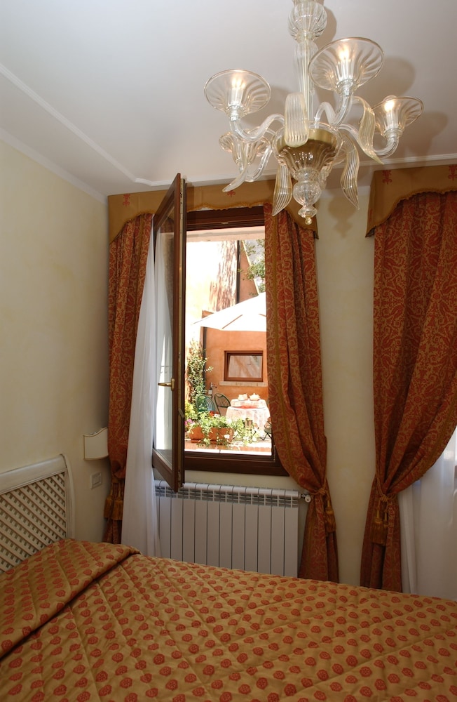 Double Room, Ensuite photo 2