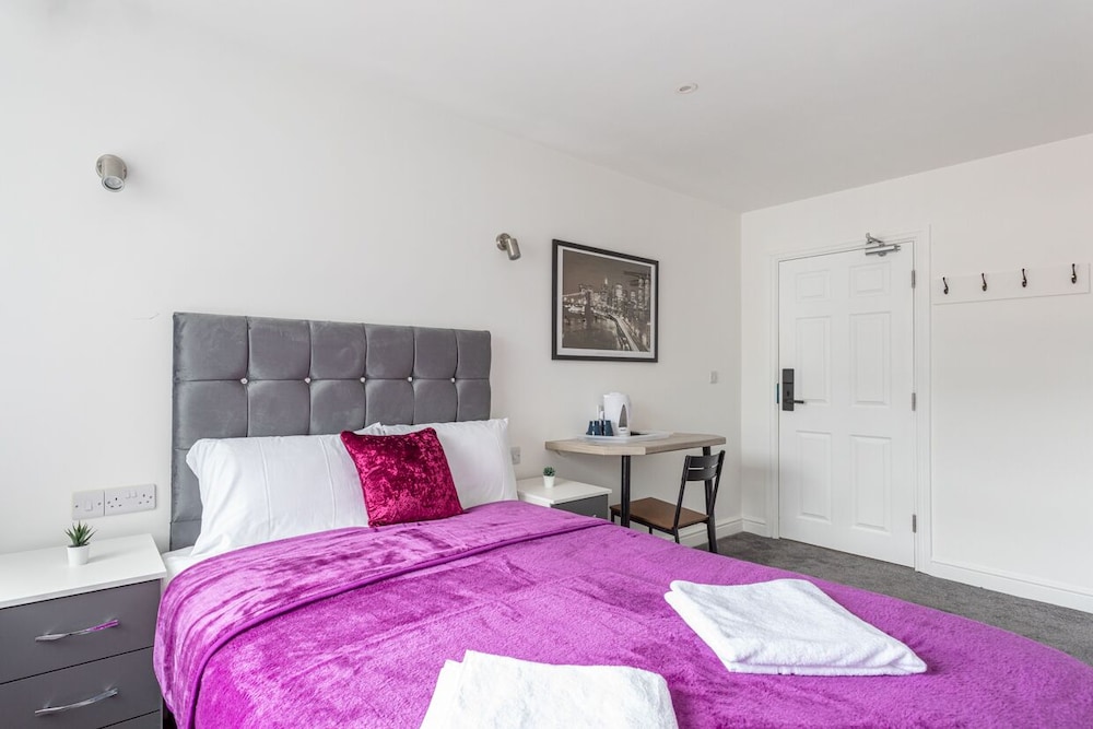 Standard Double Room, 1 Double Bed, Non Smoking, Ensuite - Photo 5