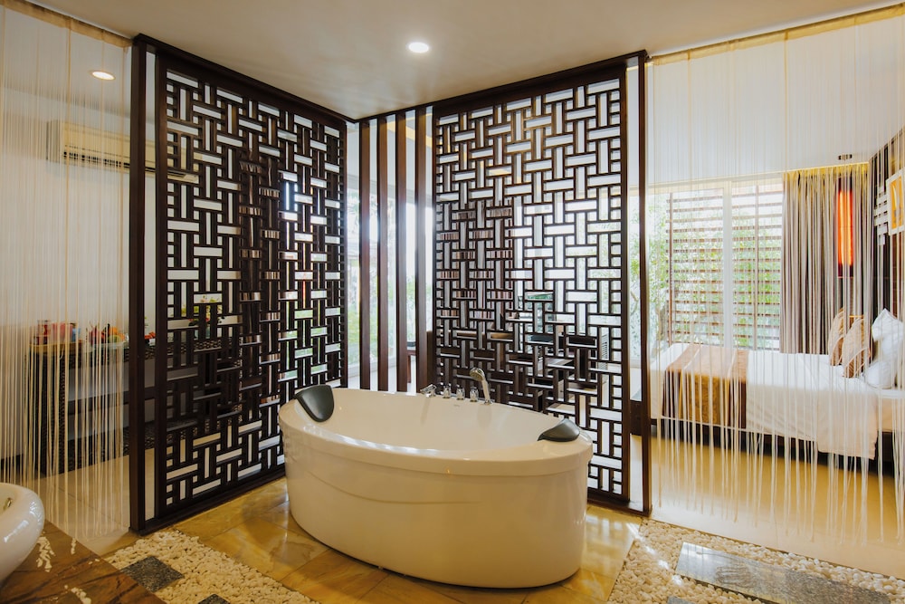 Grand Premium Room, Garden View - Photo 8