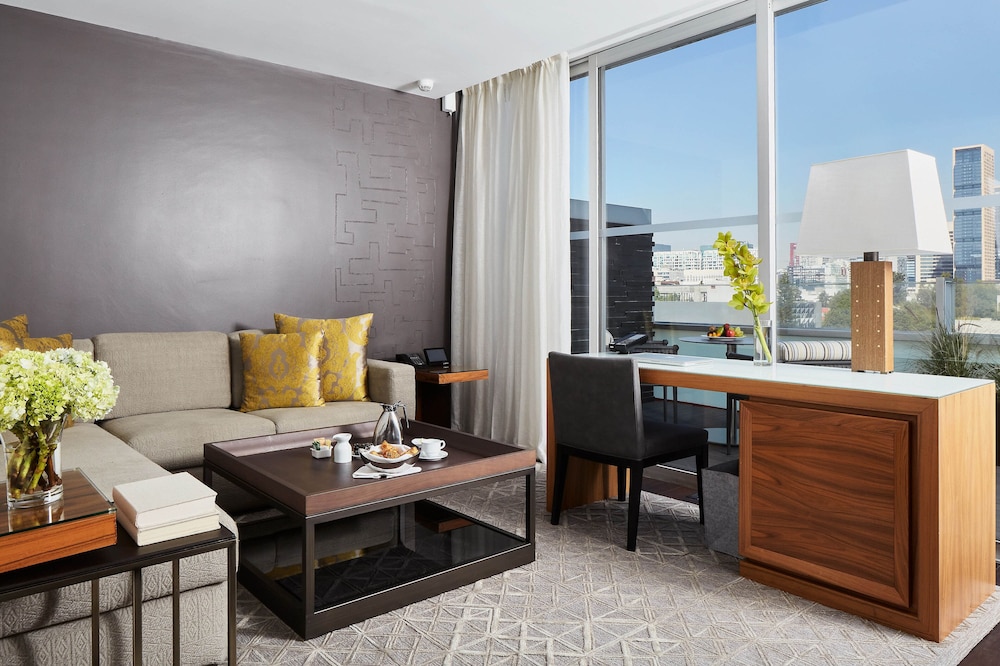 Junior Suite, 1 King Bed, Balcony - Photo 3