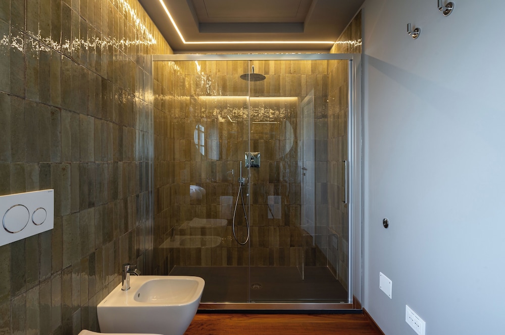Suite Presidenziale con terrazzo e Jacuzzi, vista Portofino - Photo 46