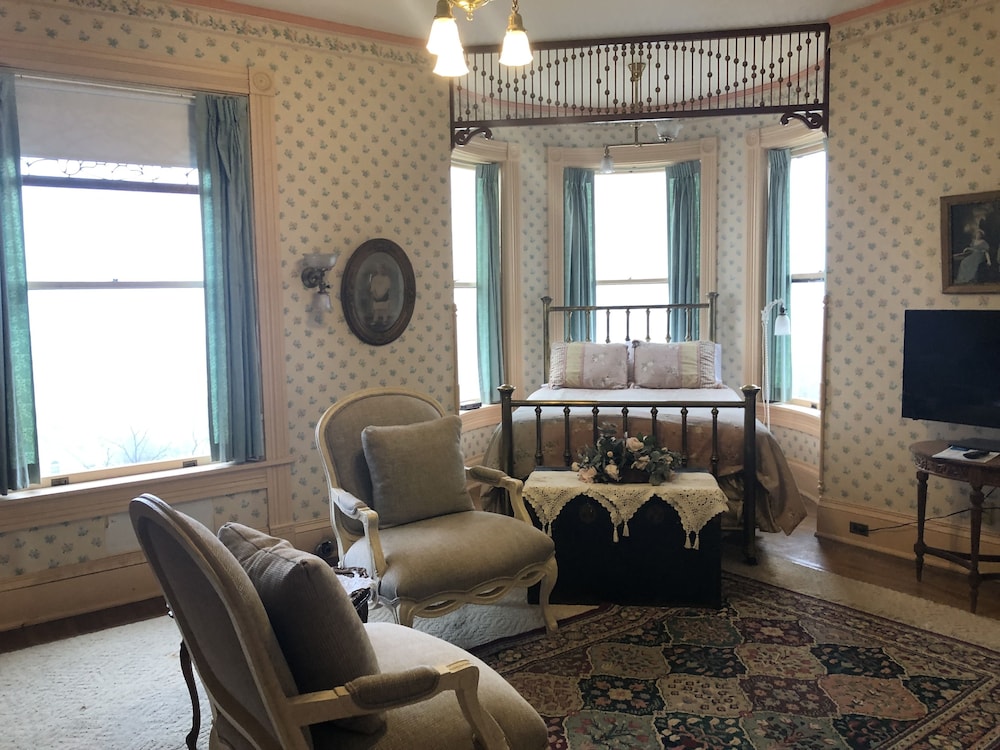 Florence's Room (2nd Floor)