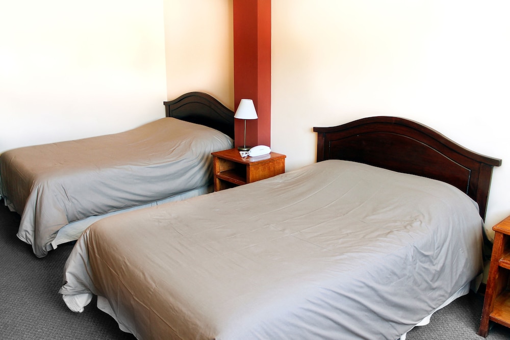 Standard Twin Room, 2 Double Beds - Photo 2