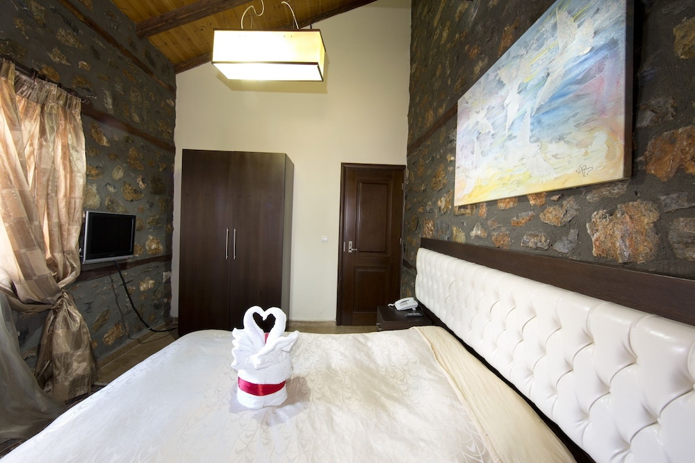 Deluxe Suite photo 3