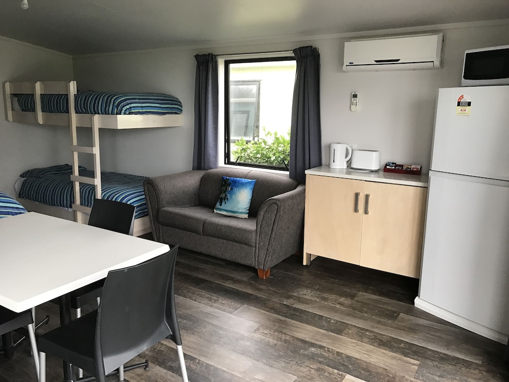 Family Suite, 2 Bedrooms, Non Smoking, Kitchen (Family Cabin) photo 2