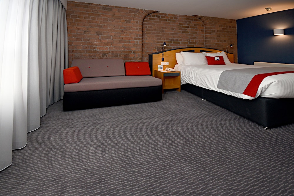 Standard Room, 1 Double Bed (with Free Hot Breakfast) - Photo 6