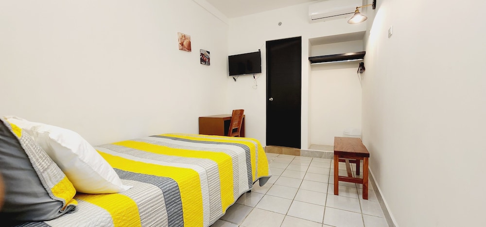 Basic Room, 1 Double Bed photo 3