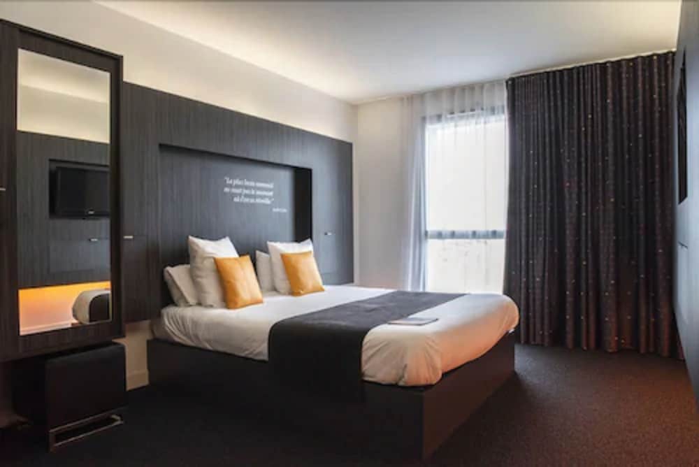 Superior Room, 1 Queen Bed, City View - Photo 1