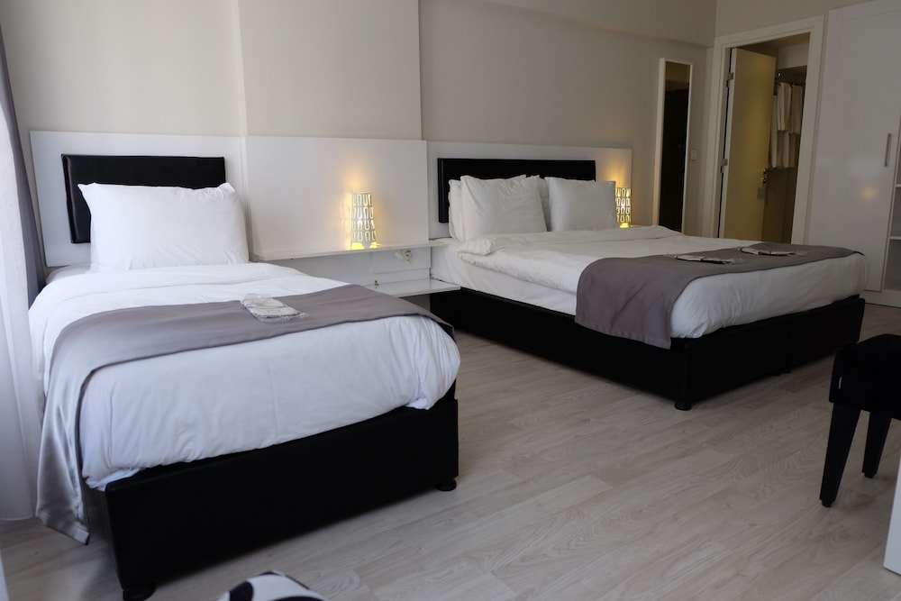 Standard Triple Room photo 3