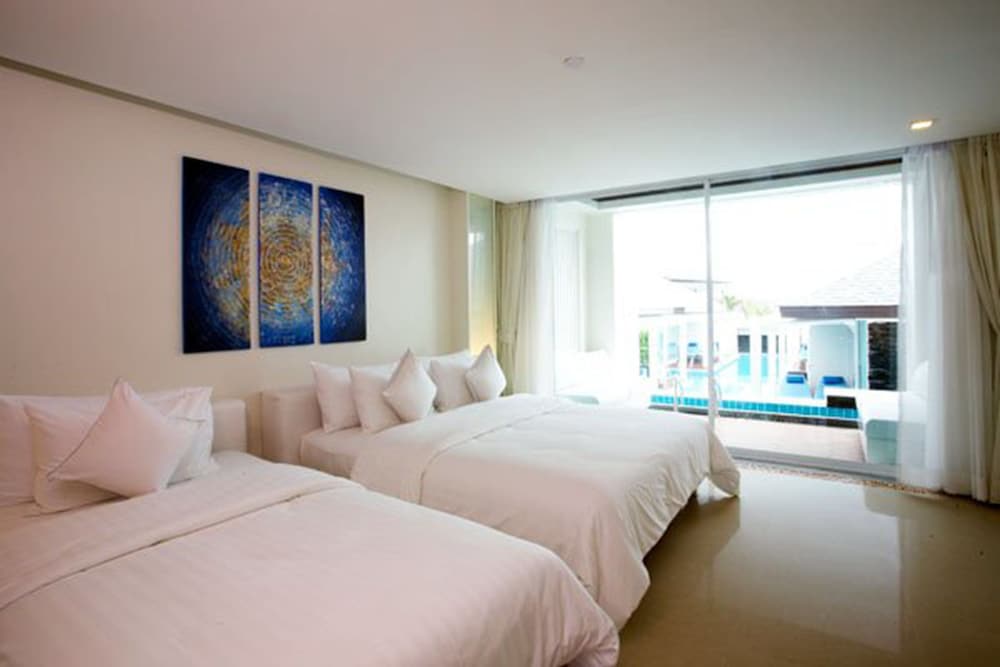 Deluxe Villa, Pool Access - Photo 4