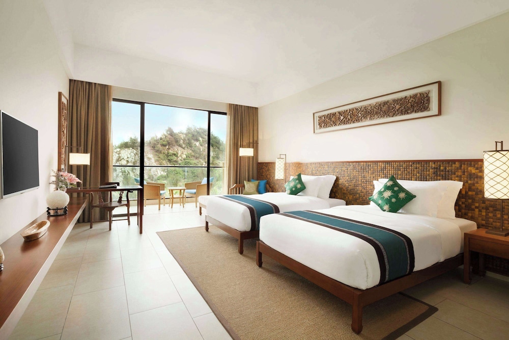 Room, 2 Twin Beds, Smoking, Mountain View