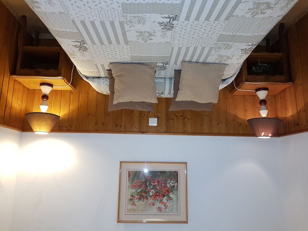 Caramel Room