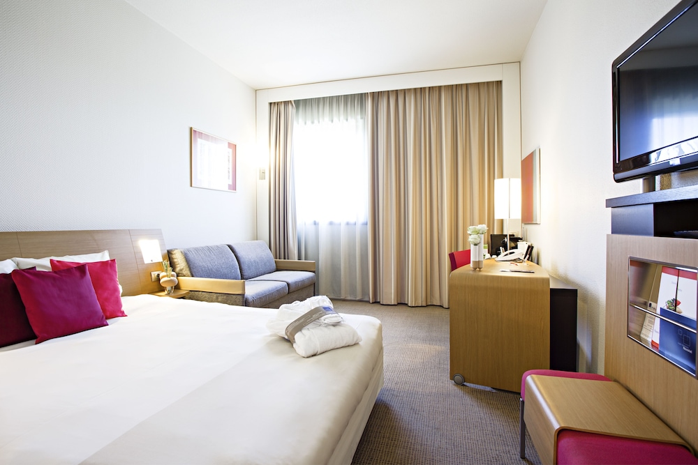 Executive Room, 1 Double Bed with Sofa bed - Photo 3