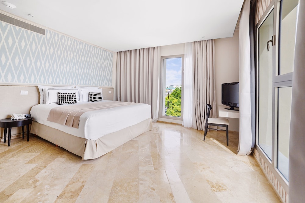 Deluxe Suite Garden View