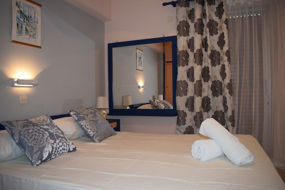Triple Room, Sea View photo 2