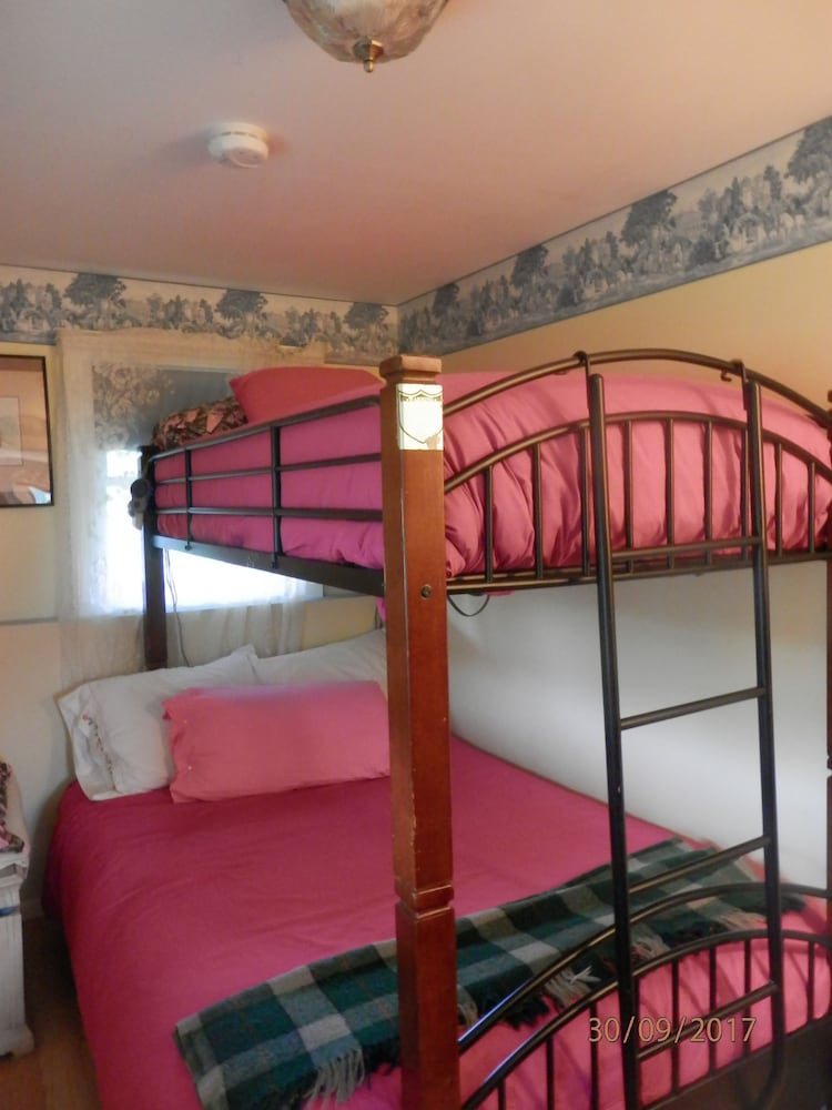 Deluxe Apartment, Multiple Beds, Garden View, Ground Floor photo 1