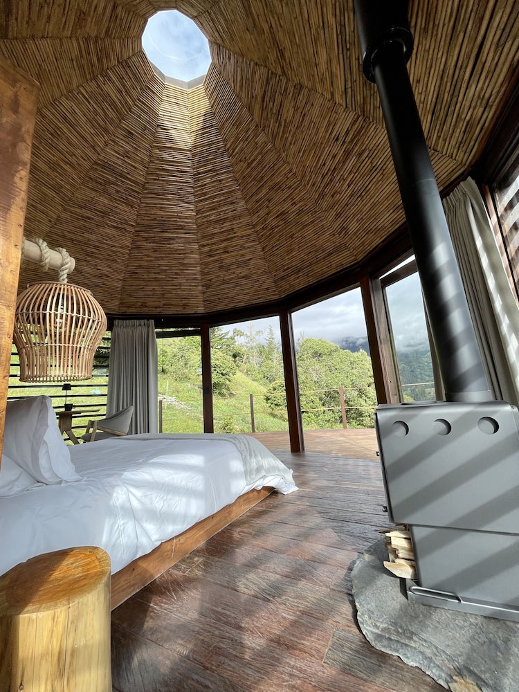 Signature Cabin photo 2