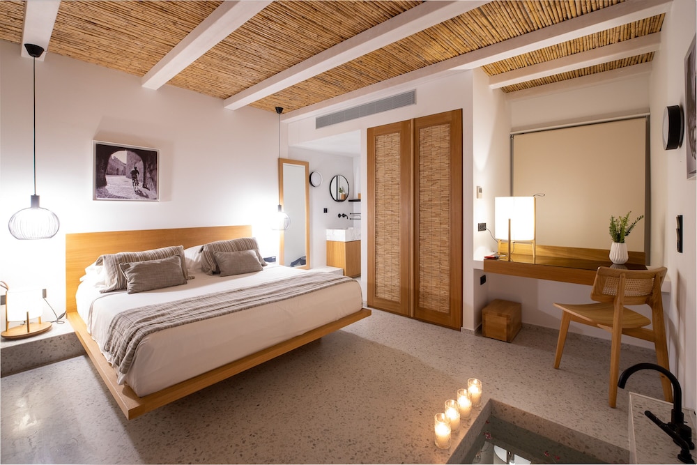 Loft Suite with Private Plunge Pool photo 2