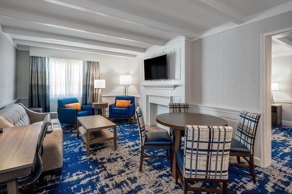 Executive Suite, 1 King Bed - Photo 4
