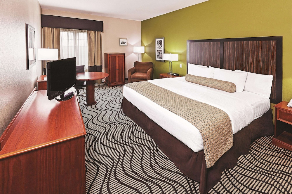 Room, 1 King Bed, Non Smoking - Photo 1