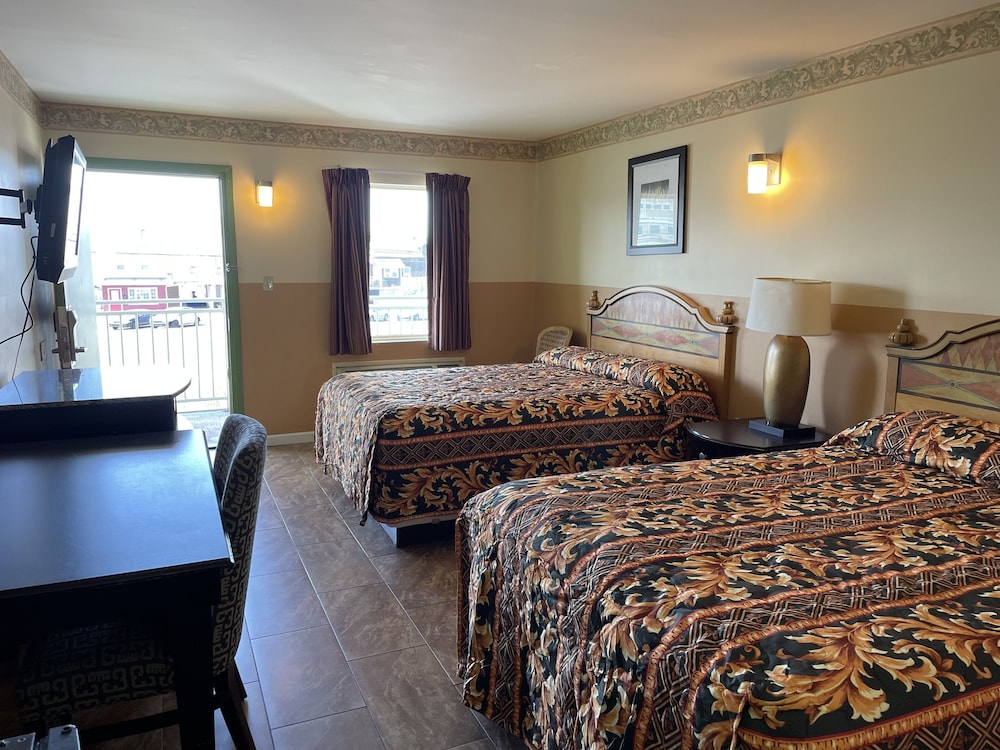 Deluxe Room, 2 Queen Beds - Photo 4