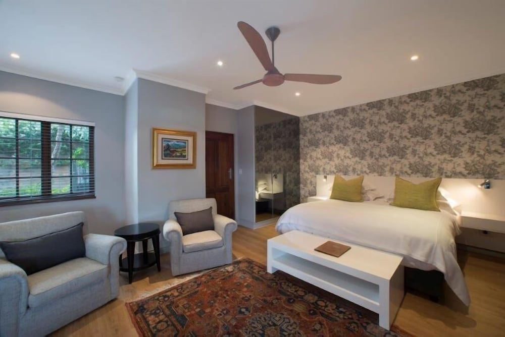 Luxury Garden Rooms - Photo 2