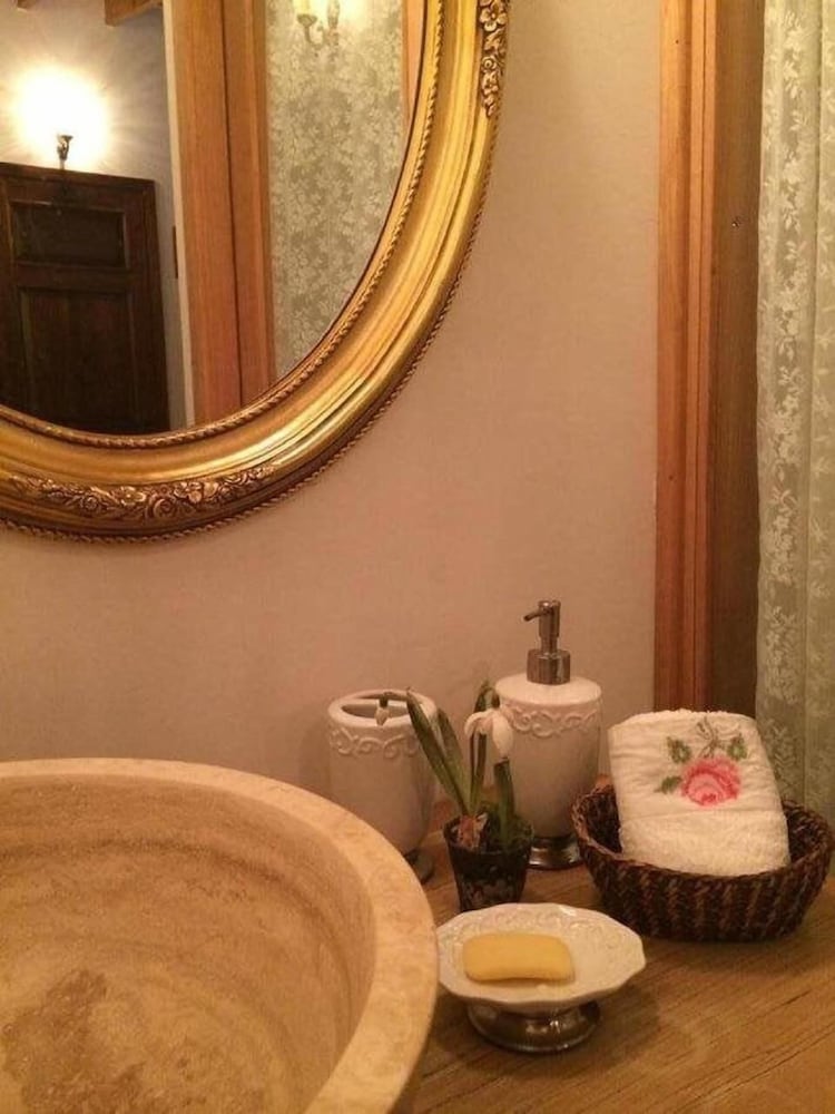 Royal Room photo 2