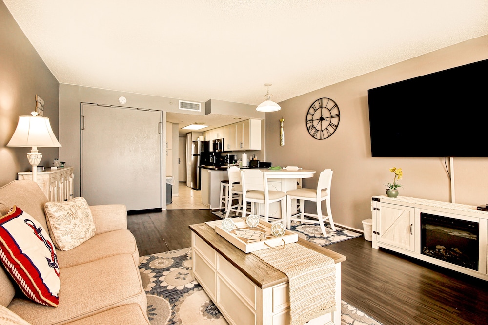 Condo, 1 Bedroom (Oceanfront) photo 2