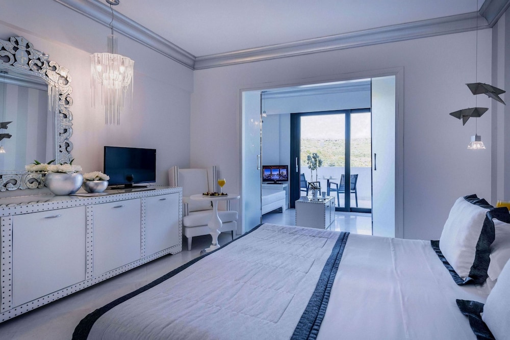 Family Room, Partial Sea View