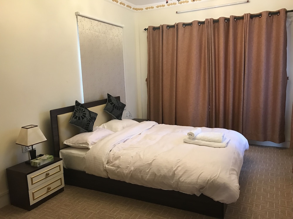 Basic Double Room, 1 Queen Bed photo 2